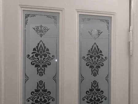 Milchglasfolie mit Ornament Dekor für Türen – dekorative Sichtschutzfolie von Folien Fischer Hamburg, Bergedorf, Schwarzenbek, Geesthacht, Reinbek, Lauenburg, Wentorf